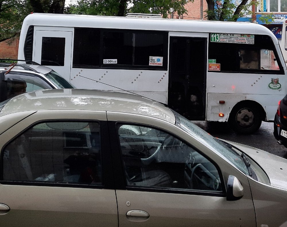 Маршрутка с номером 113 вырвалась из преисподней и колесит по Ростову мучая случайных пассажиров
