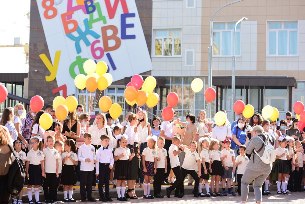 Самая большая школа в Ростовской области, построенная «ЮгСтройИнвест», открылась в экорайоне «Вересаево»