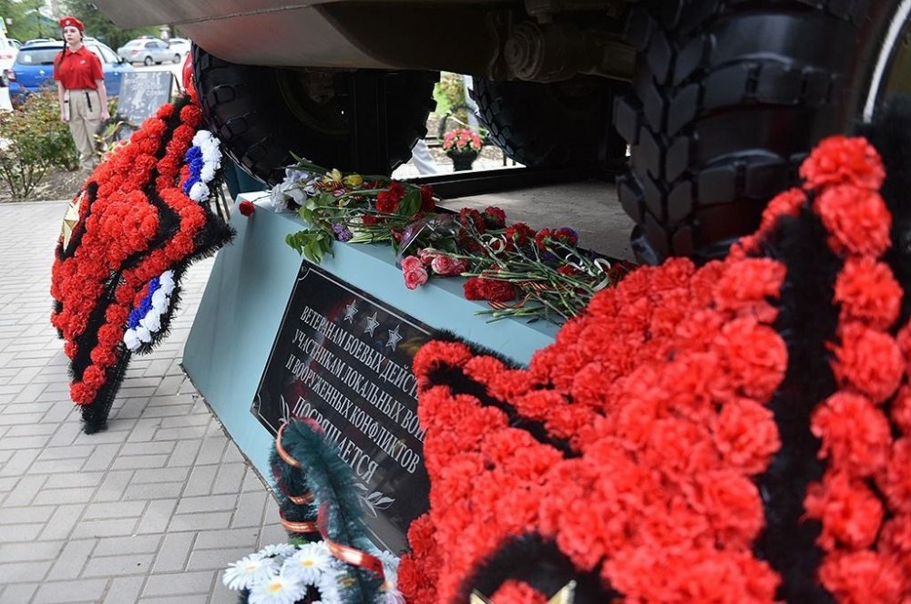 Памятник ветеранам боевых действий установили на востоке области при поддержке «Единой России»