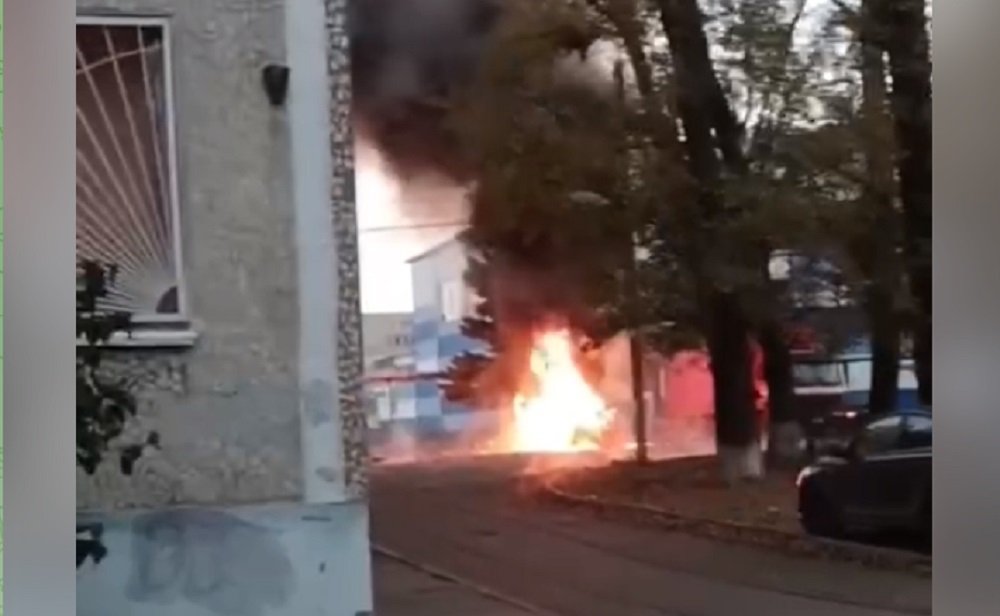 Утром 7 ноября в Ростове на Туполева взорвался автомобиль