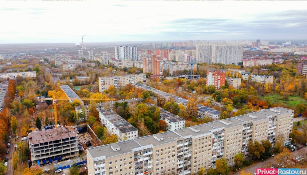 Листовки с инструкцией на случай воздушной тревоги появились в многоэтажках в Ростове утром 2 ноября