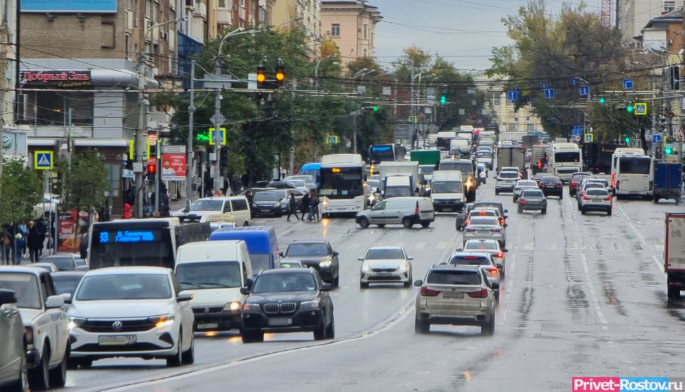 В Ростове-на-Дону за рулем автобуса умер водитель вечером 4 ноября