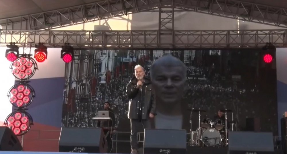 Патриотический концерт Олега Газманова собрал аншлаг в парке Левобережном в Ростове днем 5 ноября