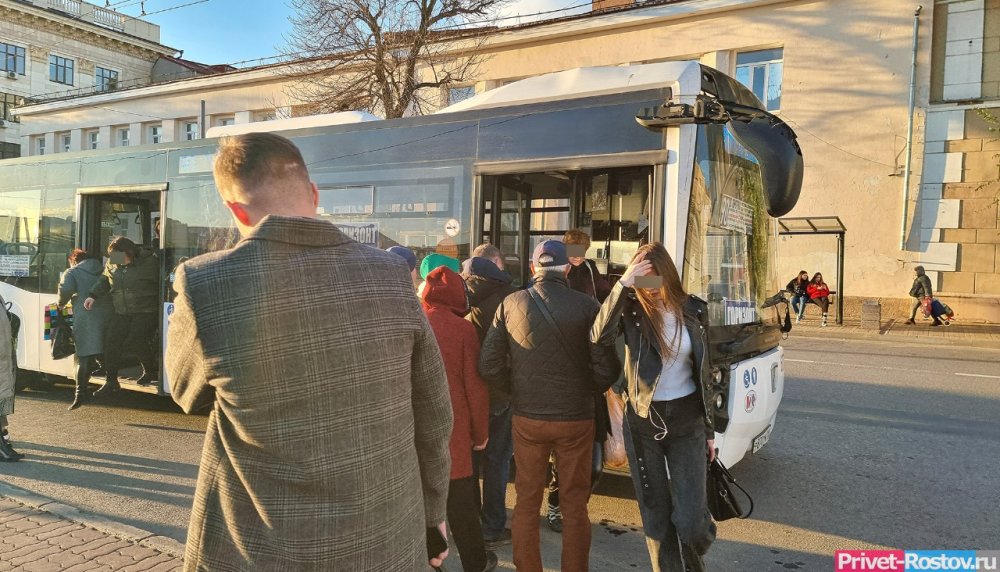 Ростовчане заявили, что педофил приставал к мальчику в автобусе №42