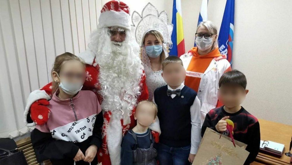 В Ростовской области семьям предложили взять детей-сирот к себе на Новый год
