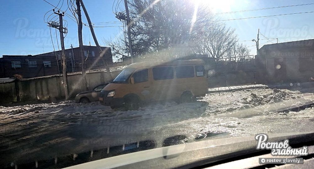Машины в Ростове начали вмерзать в лёд из-за коммунального беспредела днем 5 декабря