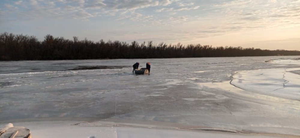 В Ростовской области мужчина решил порыбачить и провалился под лед