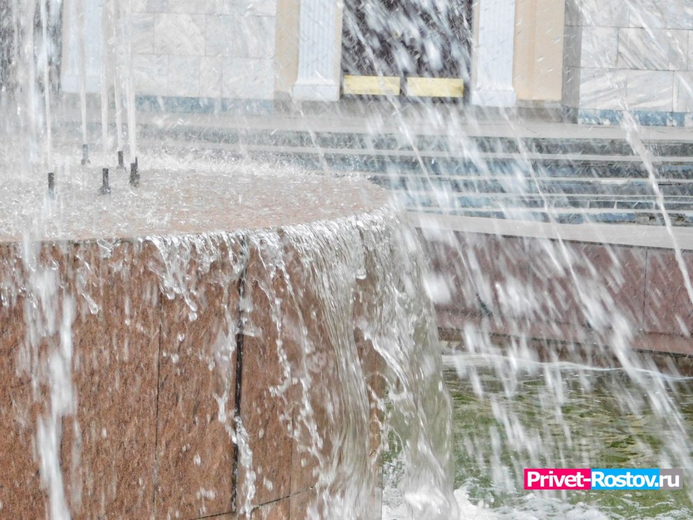 В парке «Сказка» на Западном в Ростове начали сносить фонтан утром 9 декабря