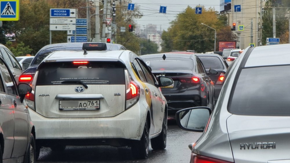 В Ростове с 21 декабря на два месяца ограничат движение по 4 улицам до 40 километров в час