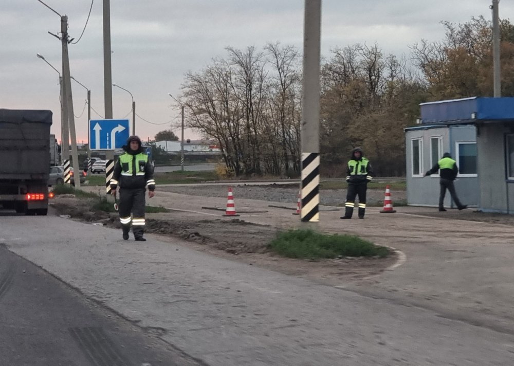 На всех въездах в Ростовскую область поставили заградпосты ГИБДД с 21 декабря