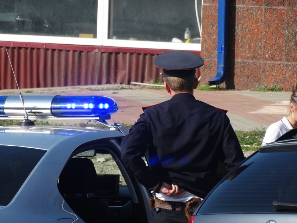 На Штахановского в Ростове двое мужчин подкараулили соседа и избили его битами