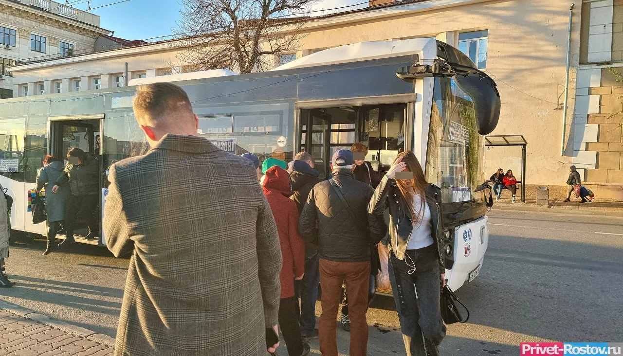 Водители автобусов стали отказываться заезжать на территорию ТЦ «Мега» под Ростовом