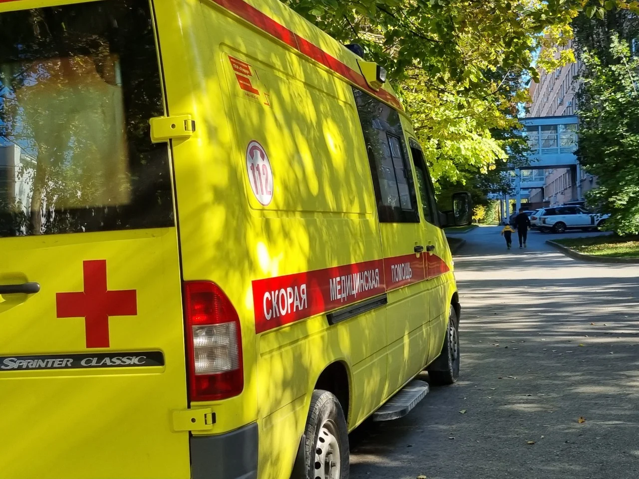 Выпавший из окна многоэтажки в Волгодонске парень разбился насмерть