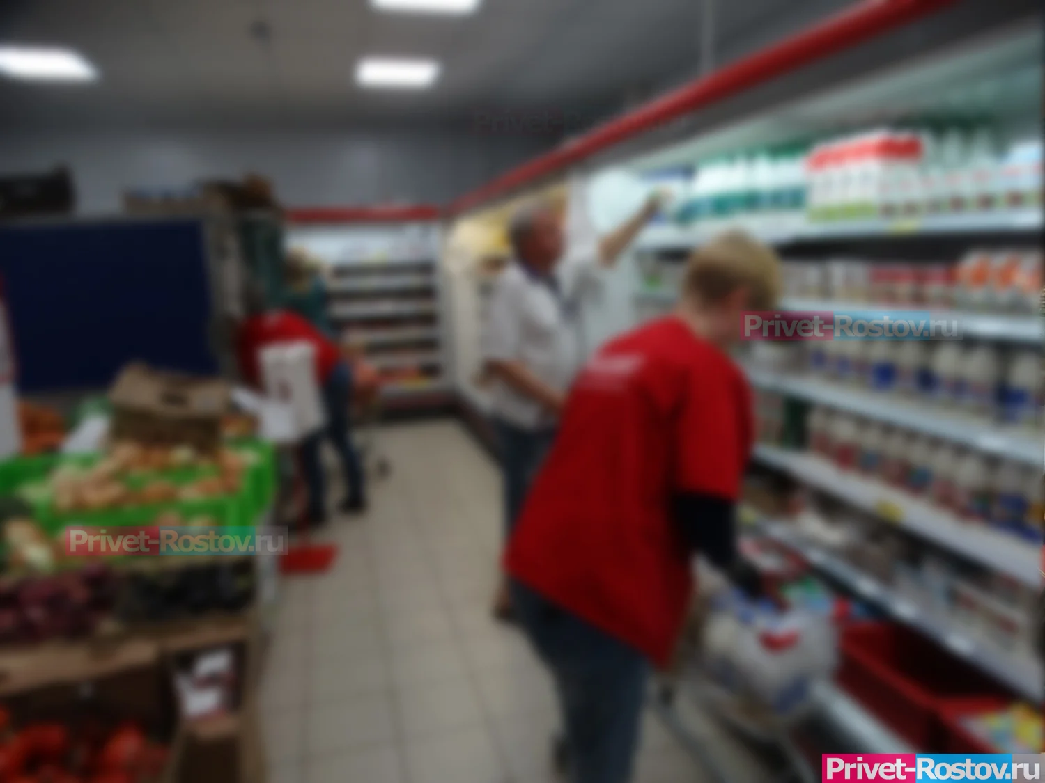 В Ростове охранник магазина вычислил мужчину, пытавшегося в штанах вынести тушку курицы