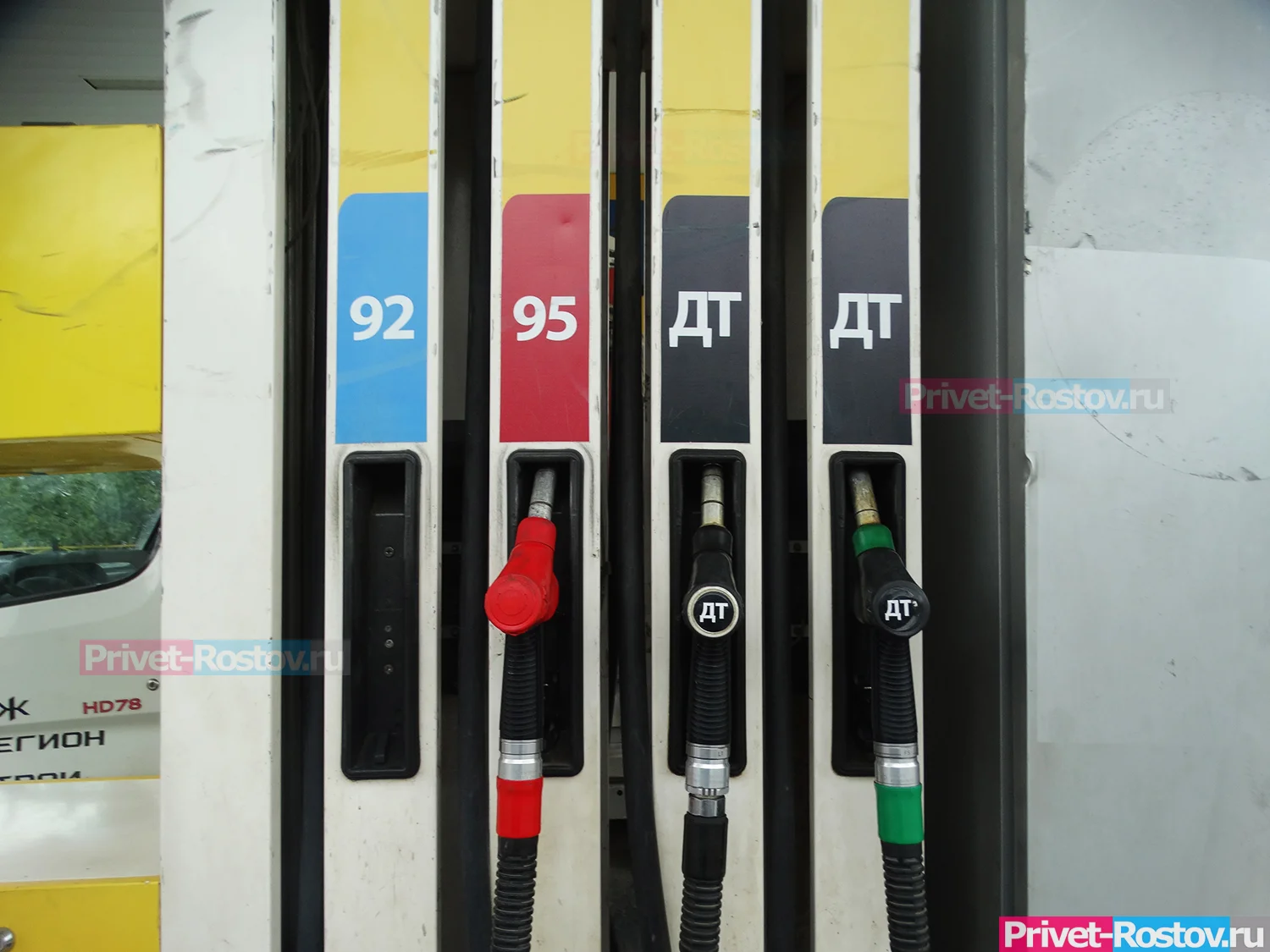 Росстат зафиксировал скачок цен на бензин в Ростовской области