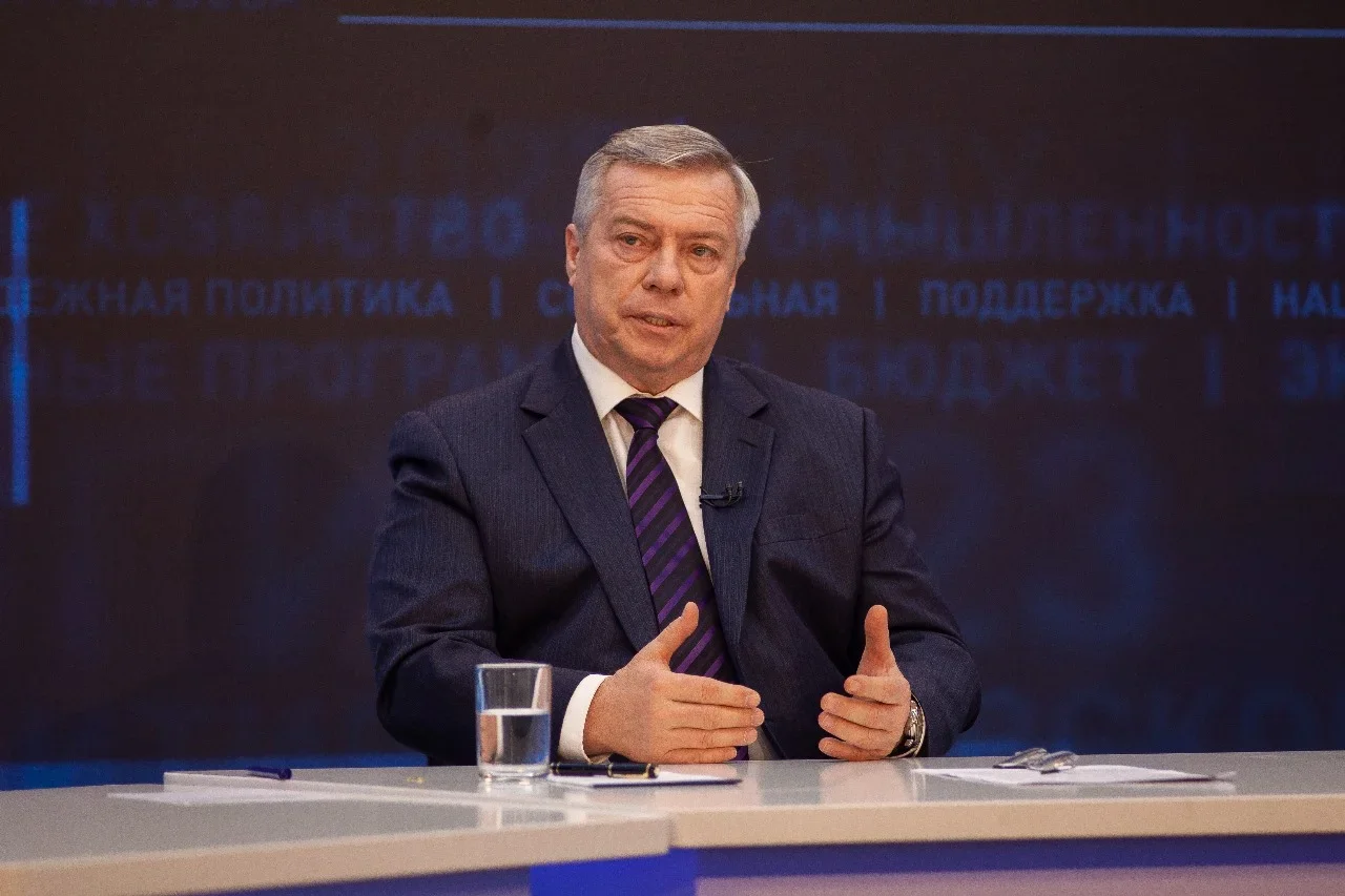 Губернатор Голубев просит жителей Таганрога спасаться от атаки БПЛА в коридорах и туалетах