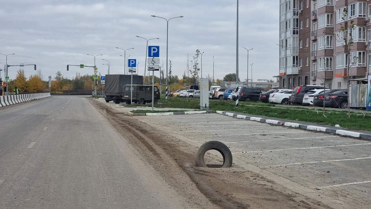 В Ростове возросло количество ДТП из-за жутких ям на дорогах