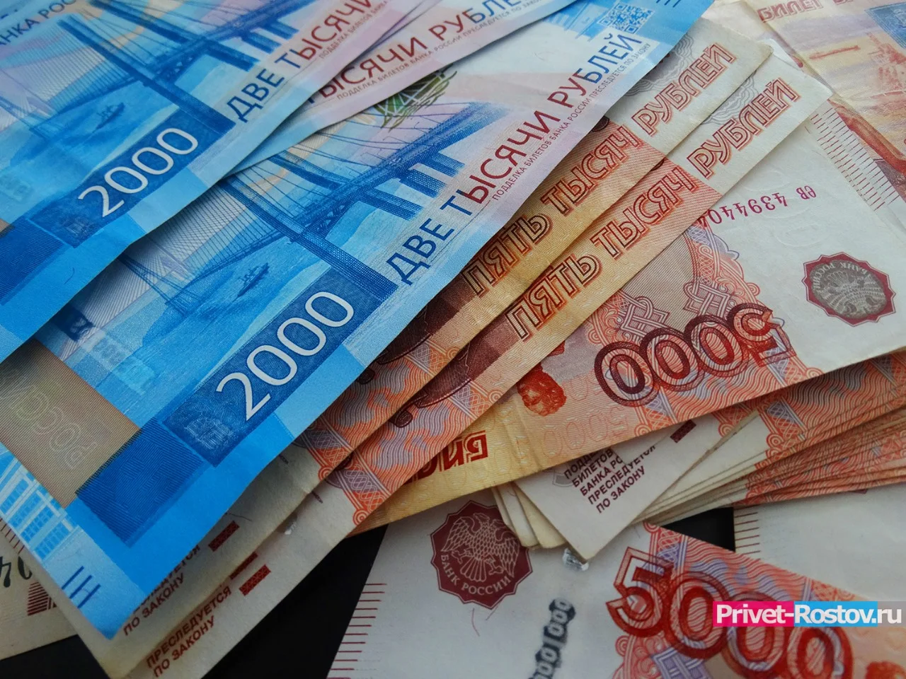 Желающих работать за 260 тысяч рублей в месяц не могут найти в Ростовской области