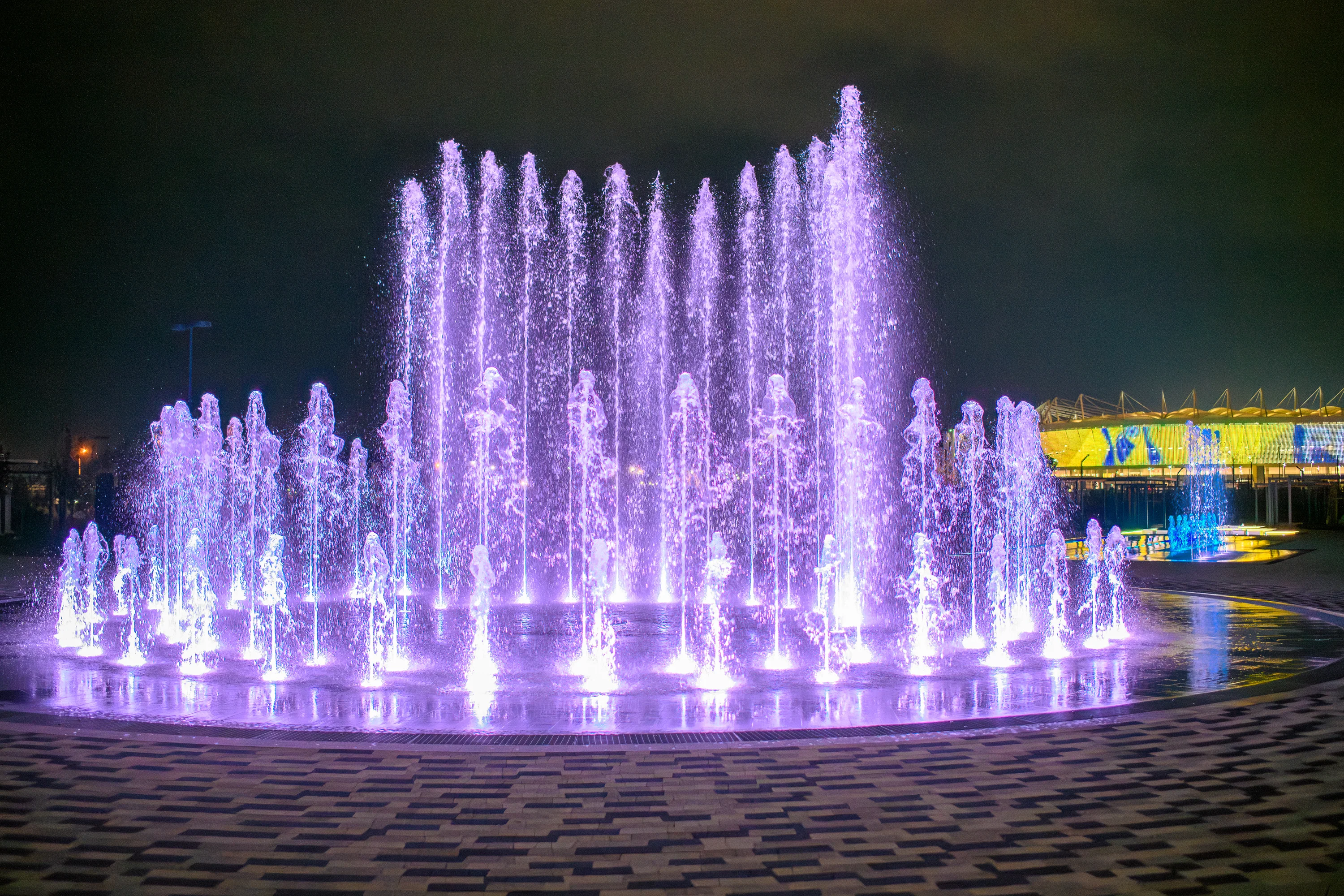 Светомузыкальный фонтан запустили в тестовом режиме в Ростове в новом парке «Левобережья»