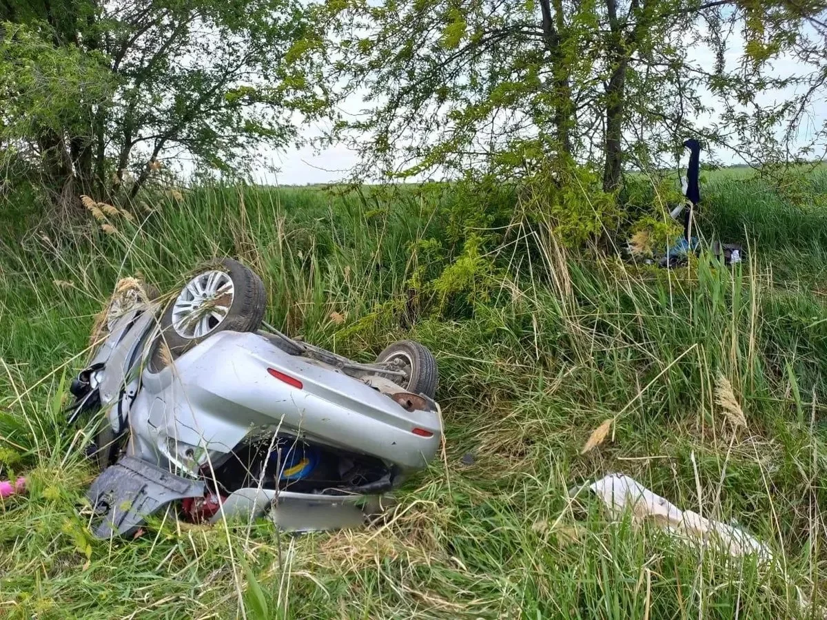 В Ростовской области 35-летняя автоледи скончалась в ДТП с «перевертышем» из-за травм