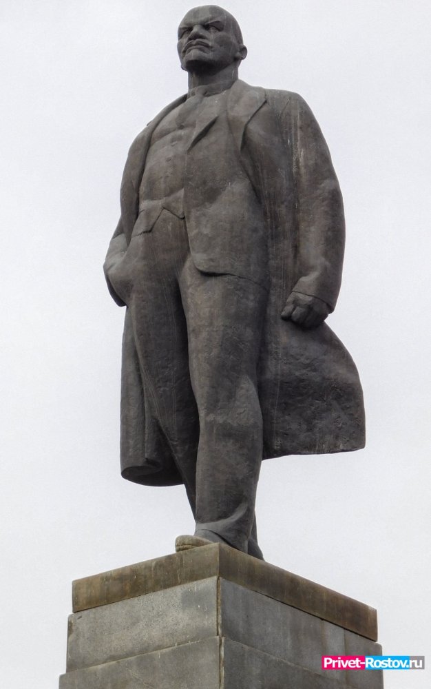 Памятник В.И. Ленину на пл. Ленина