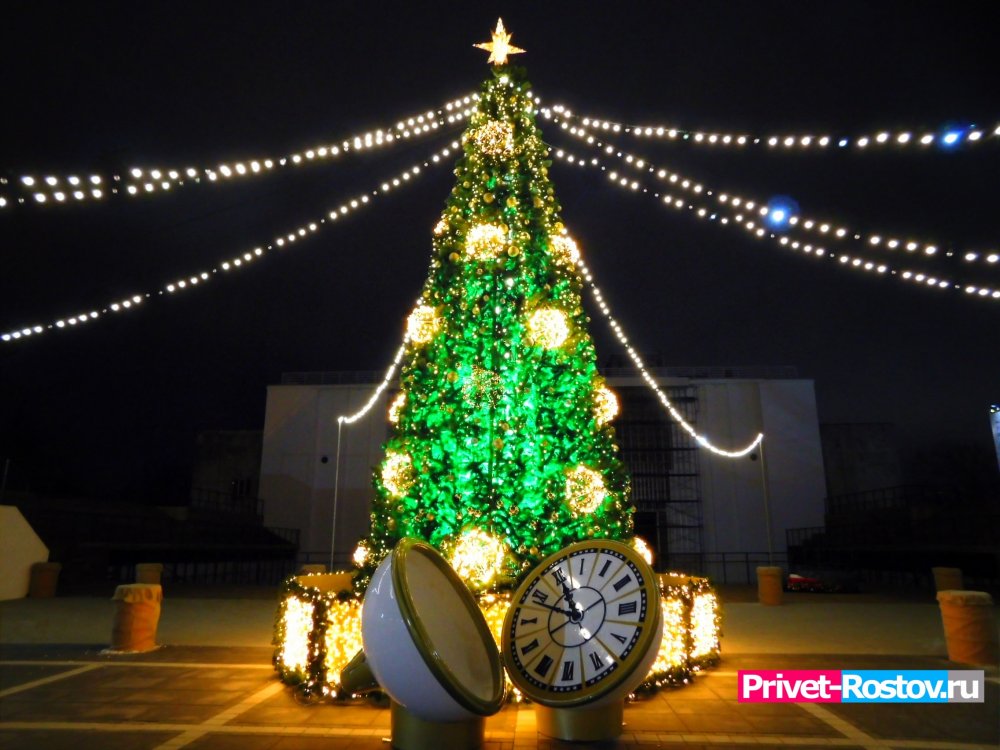 Новогодняя иллюминация в Парке имени Октябрьской революции