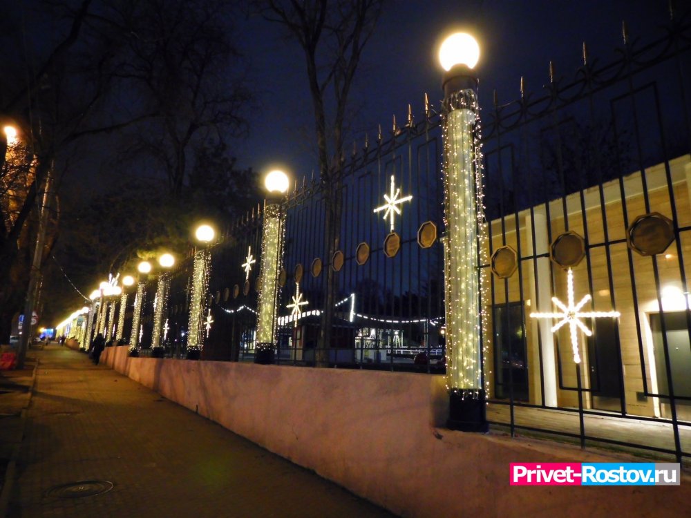 Новогодняя иллюминация в Парке имени Октябрьской революции