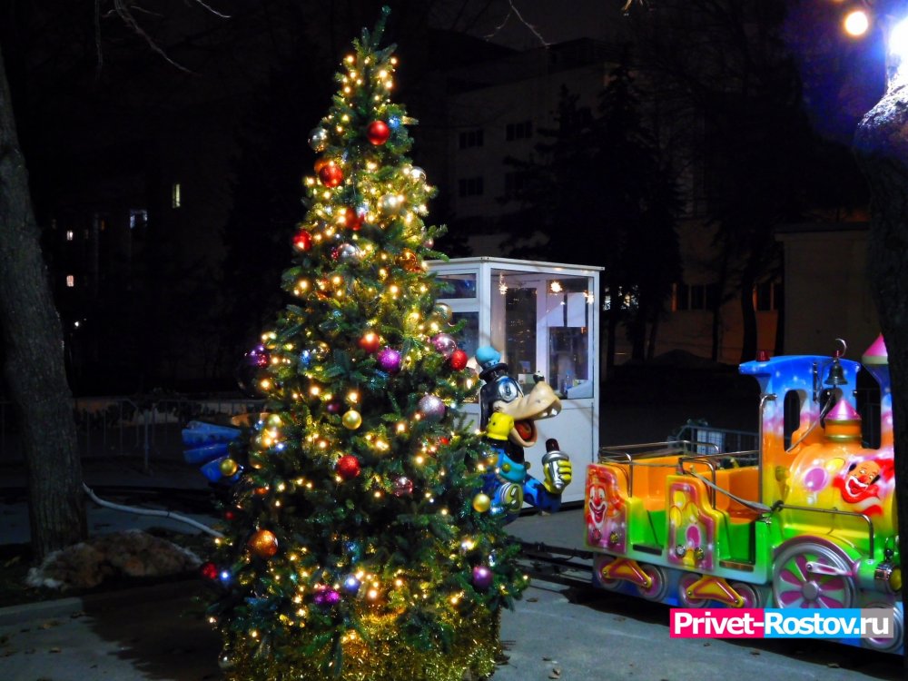 Новогодняя иллюминация в Парке имени Октябрьской революции