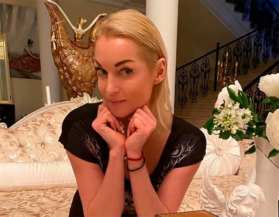 Анастасия Волочкова вызвала гнев поклонников голым фото
