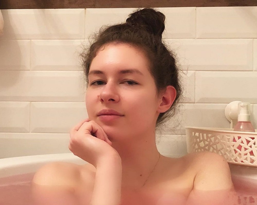 Дочь Леонида Якубовича снялась обнаженной в ванной