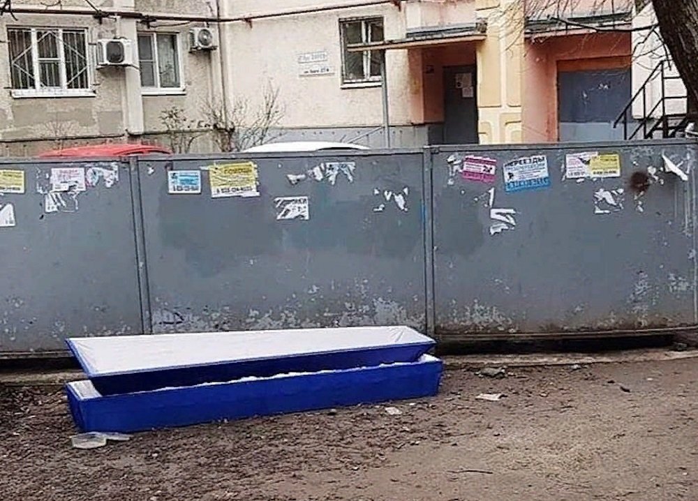 Гроб выкинули неизвестные в Ростове на Зорге