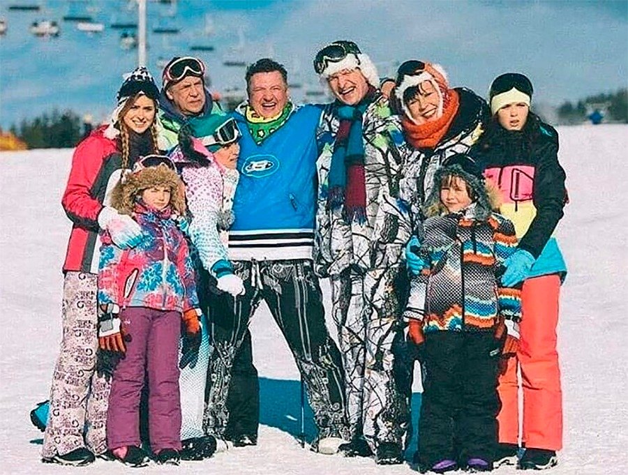 «Все вместе»: со всеми героями «Сватов» покаталась на горных лыжах Татьяна Кравченко