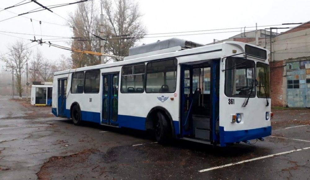 В Ростове вышел на линию еще один восстановленный троллейбус подаренный Москвой