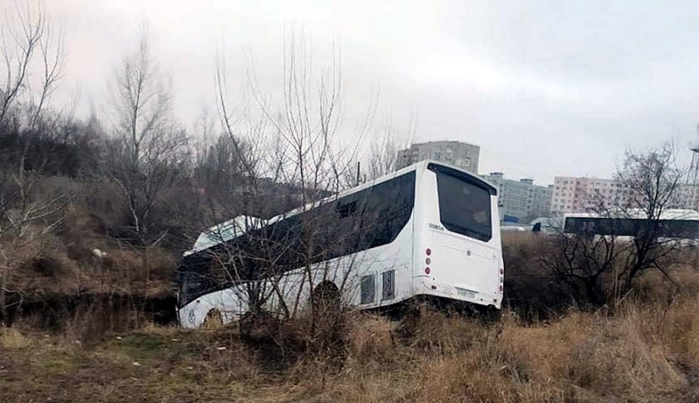 Автобус упал в овраг на окраине Ростова