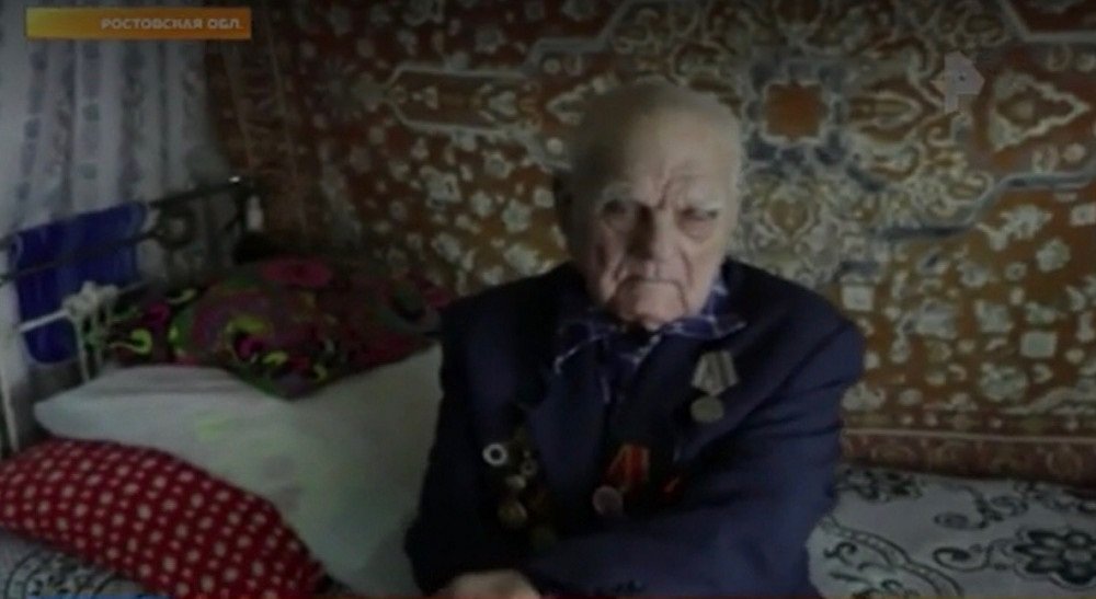 95-летнего ветерана в Ростовской области вынудили жить в доме без газа, воды и канализации