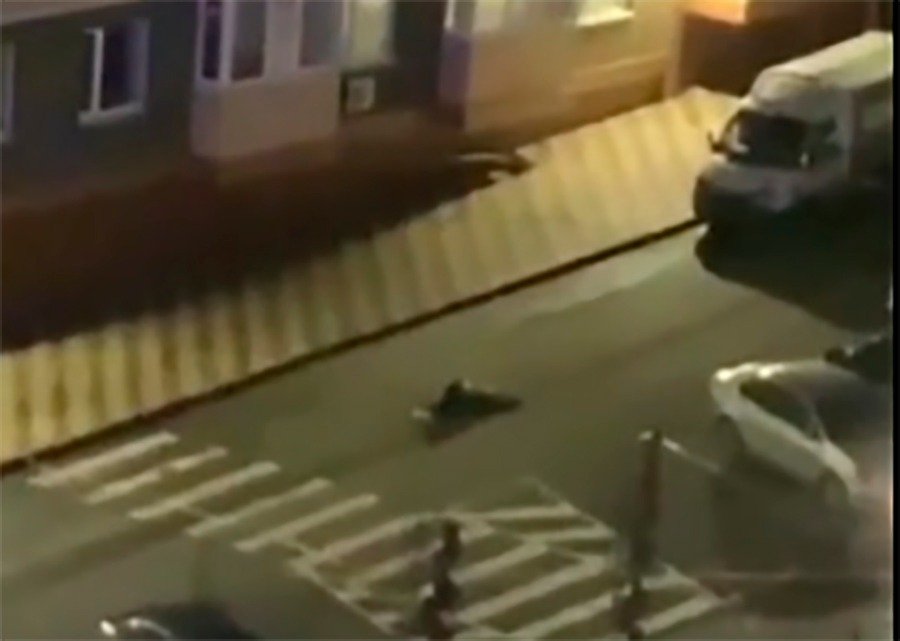 Мужчина разбился насмерть, выпав из окна в Ростове