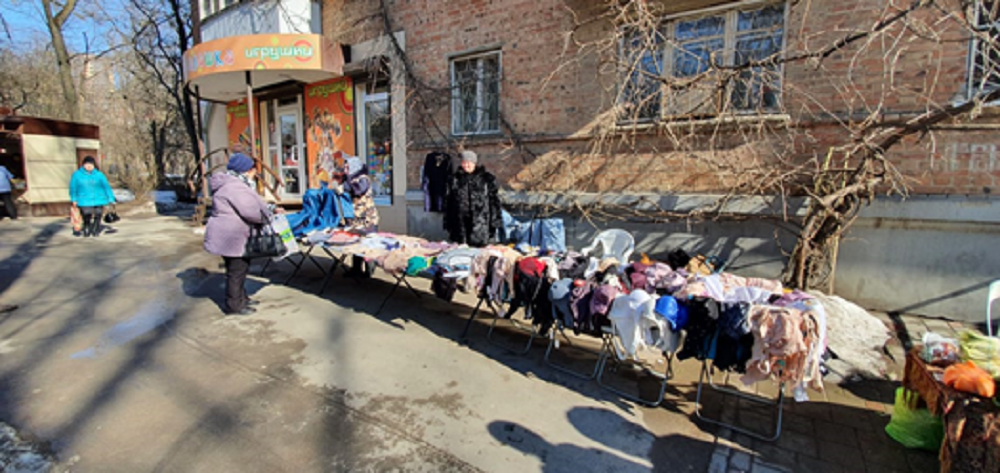 В Ростове чиновники признались в беспомощности в борьбе с уличной торговлей