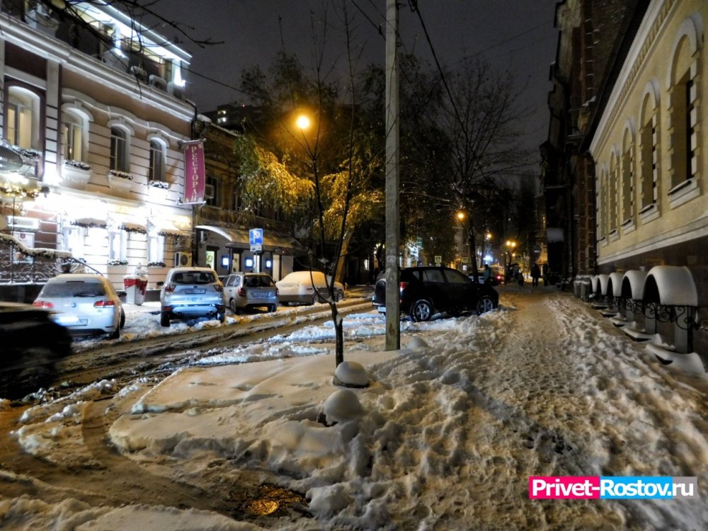 Снегопад и ураганный ветер ухудшат обстановку на дорогах в Ростовской области