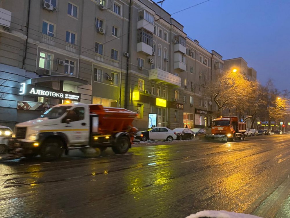 Власти Ростова отчитались о мощной уборке города после снегопада