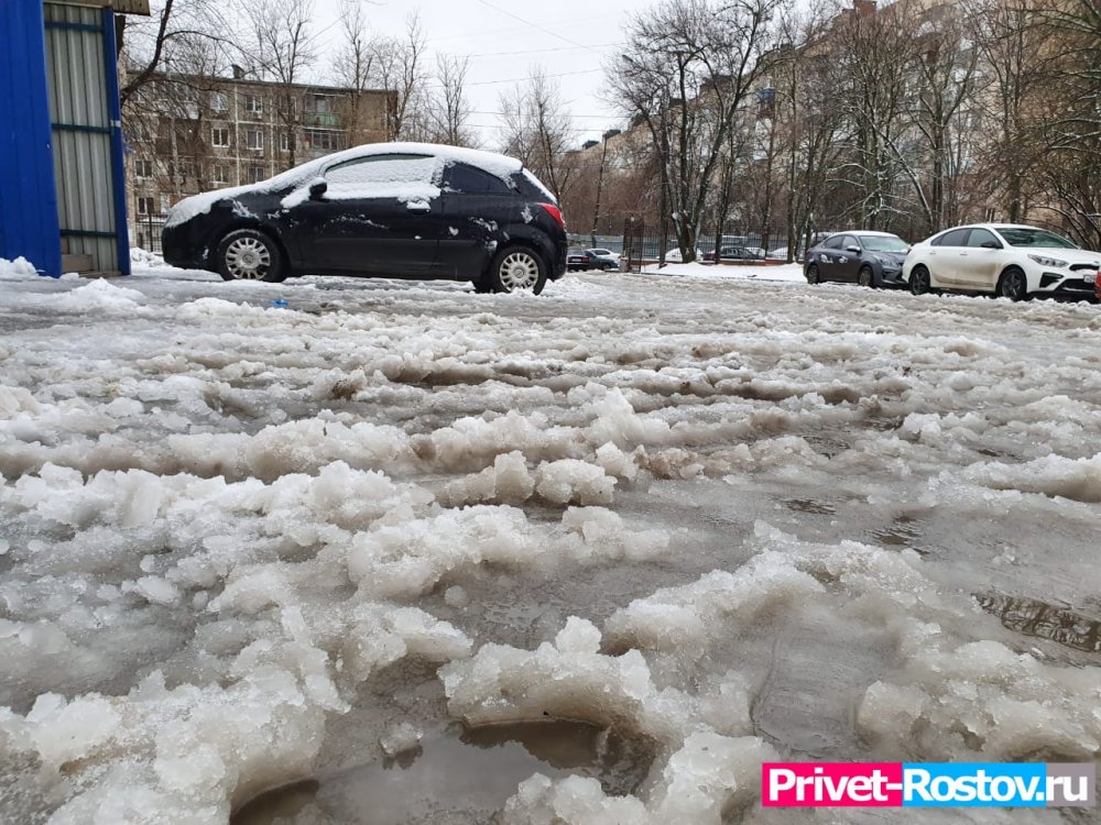 Власти Ростова оправдались за плохо почищенный снег
