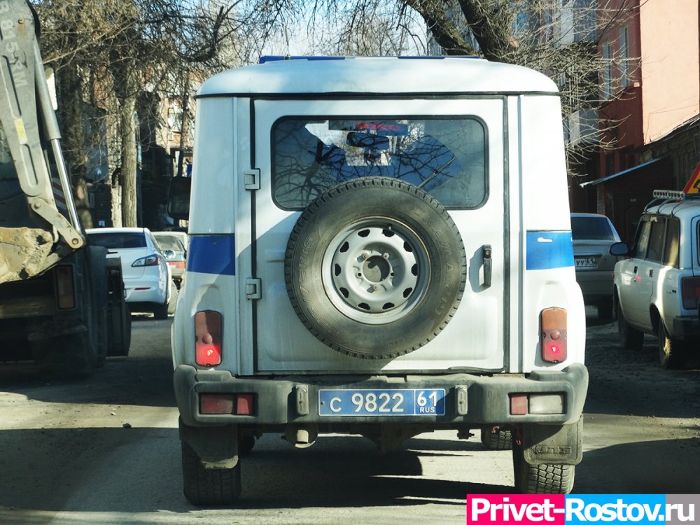 Драку за гаражами устроили трое мужчин в Ростове