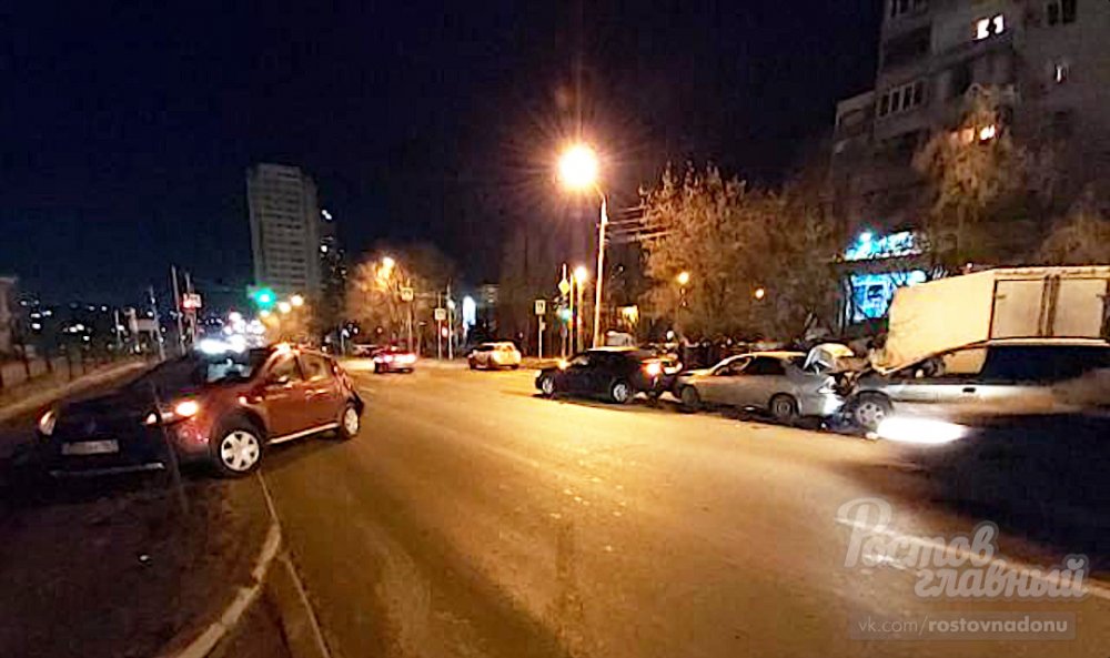 Массовая авария произошла в Ростове, виновник сбежал