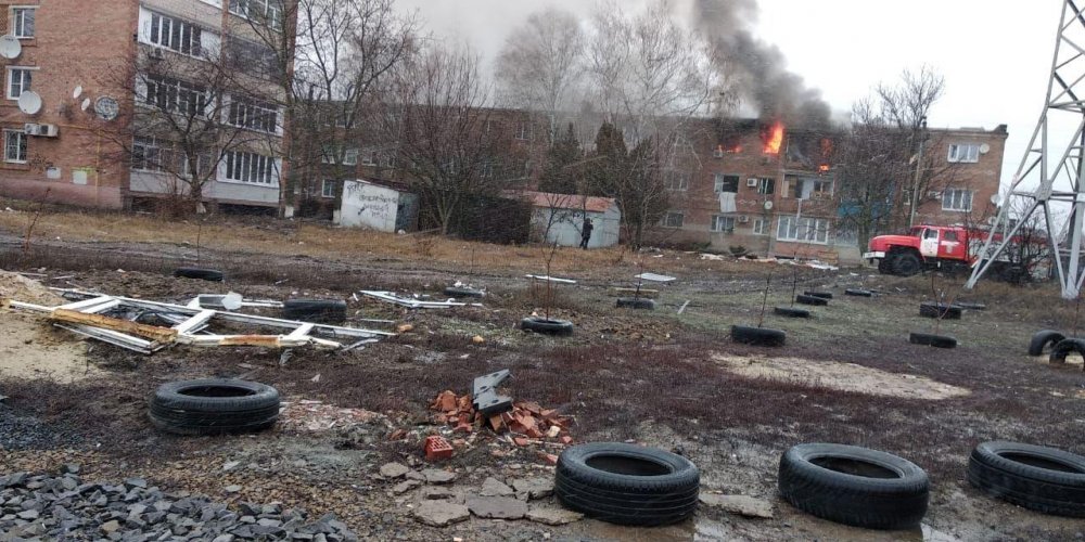 Дом взорвался из-за газа в Азове