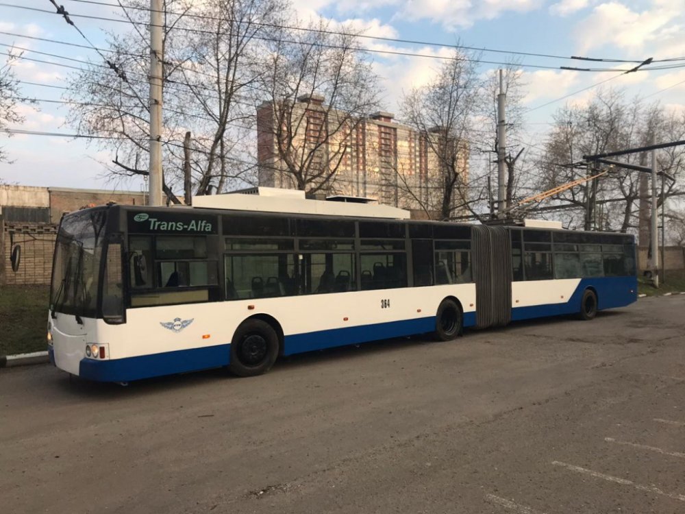 В Ростове на 10-й маршрут вышел троллейбус большого класса