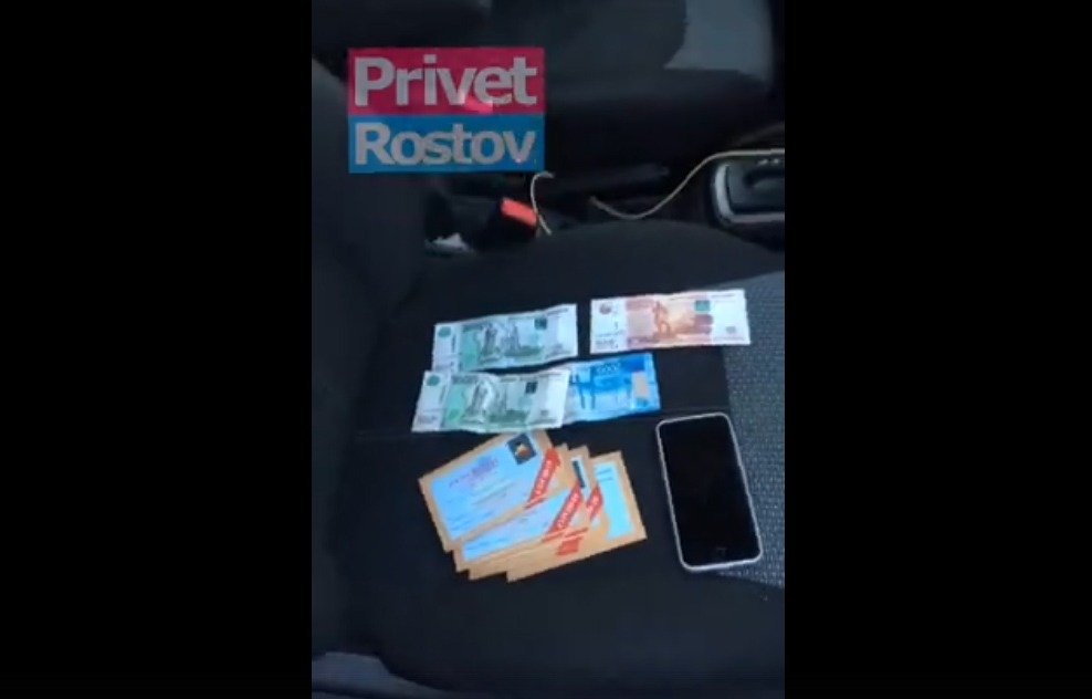 Задержание торговцев новыми пропусками в Ростове сняли на видео