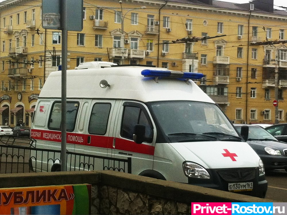 Девушка в Ростове выпала из окна и погибла