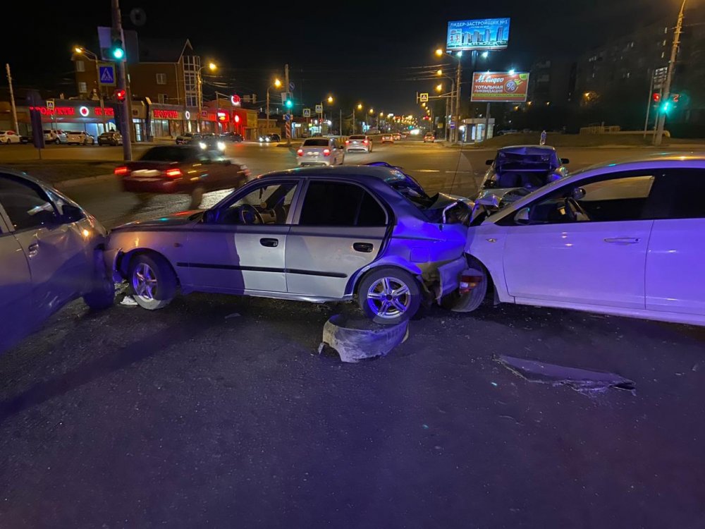 Массовое ДТП в центре Ростова спровоцировал пьяный водитель