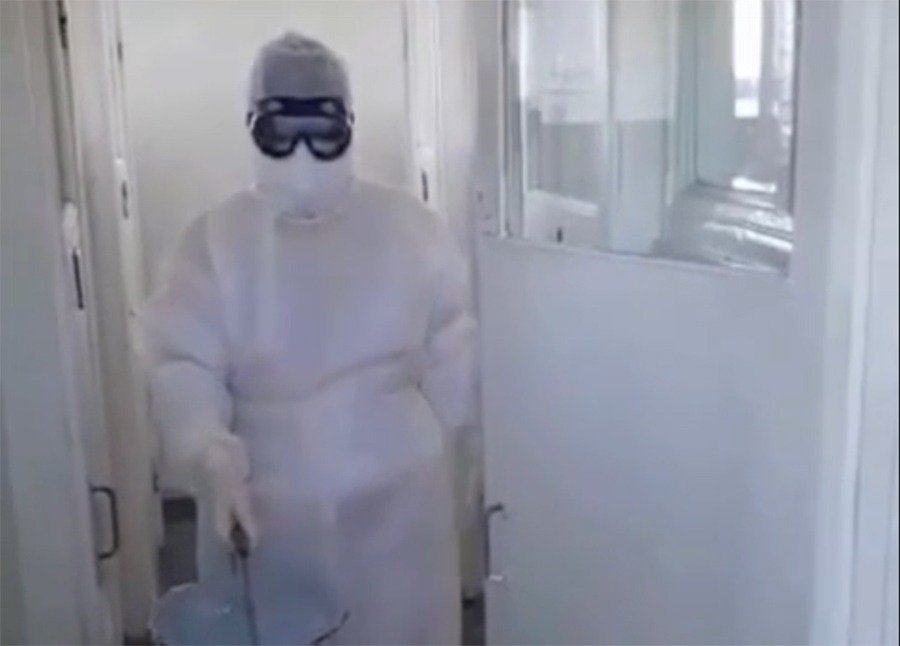 Скандал разгорелся в Ростовской области после госпитализации женщины с коронавирусом в больницу без канализации