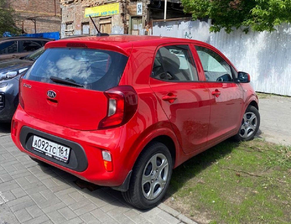 Любителей парковаться на газонах в Ростове начнут жестко наказывать
