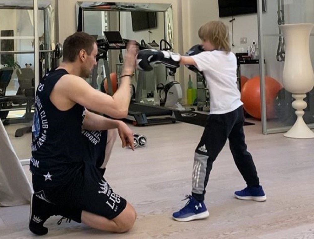 Сын Плющенко и Рудковской осваивает новый вид спорта